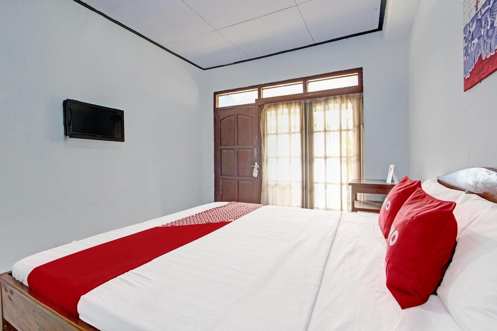Hotel OYO 91644 Loka Hause Salatiga Exterior foto