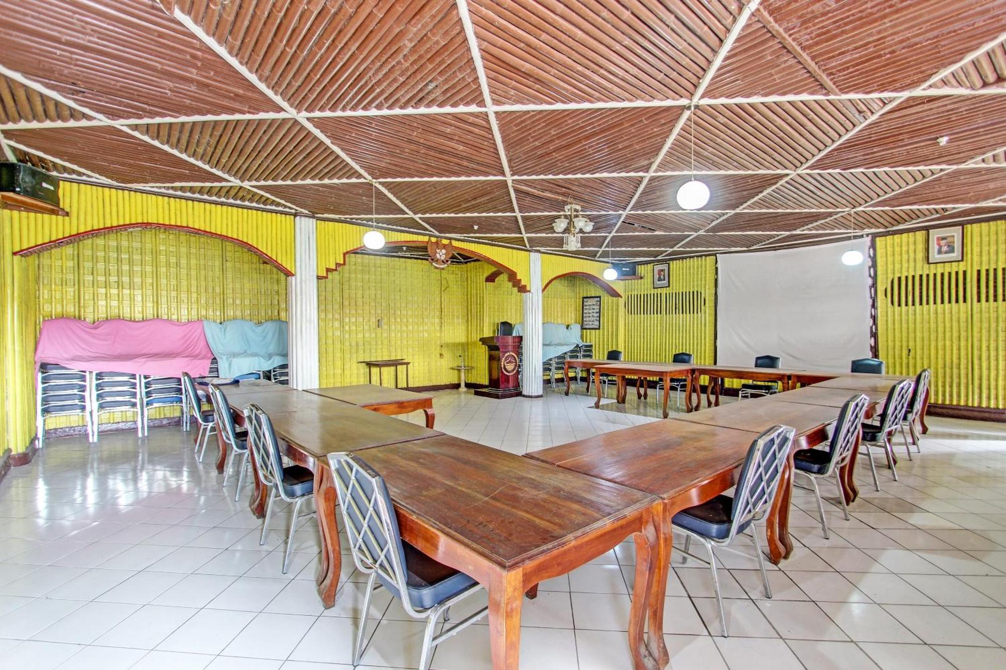 Hotel OYO 91644 Loka Hause Salatiga Exterior foto