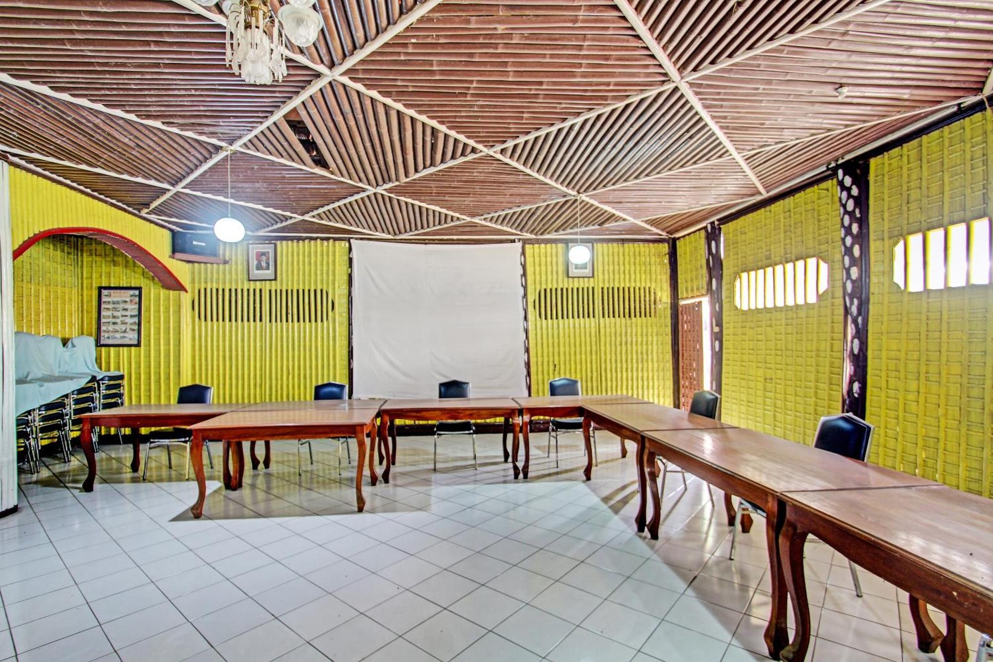 Hotel OYO 91644 Loka Hause Salatiga Exterior foto